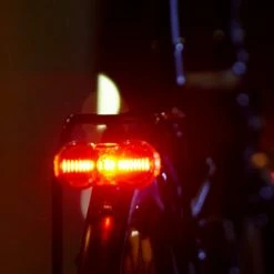 Busch-mueller Éclairage Arrière Vélo TopLight Flat S Plus -Garde-Boue Vélo Soldes eclairage arriere velo toplight flat s plus full 4