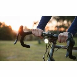 Eclairage Vélo Avant 1100 Lumens PWR TRAIL Avec Power Bank Knog 10 Eclairage Vélo Avant 1100 Lumens PWR TRAIL Avec Power Bank Knog -Garde-Boue Vélo Soldes eclairage velo avant 1100 lumens pwr trail avec power bank knog full 3