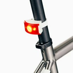 Eclairage Vélo Led Rechargeable Arrière 37 Lumens Curve Bookman -Garde-Boue Vélo Soldes eclairage velo led rechargeable arriere 37 lumens curve bookman full 3