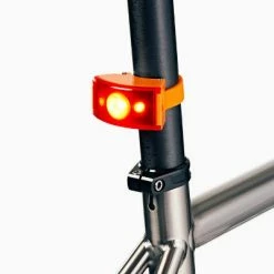 Eclairage Vélo Led Rechargeable Arrière 37 Lumens Curve Bookman -Garde-Boue Vélo Soldes eclairage velo led rechargeable arriere 37 lumens curve bookman full 4
