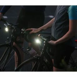 Feu Vélo Avant 700 Lumens PWR ROAD Avec Batterie Externe Knog -Garde-Boue Vélo Soldes feu velo avant 700 lumens pwr road avec batterie externe knog full 6