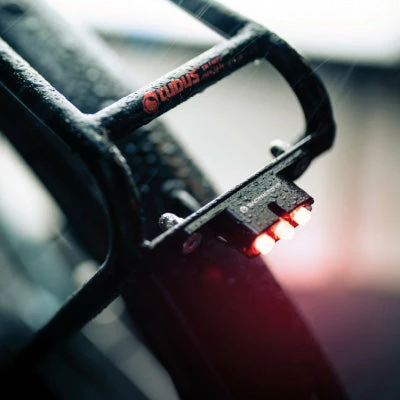 Feu Vélo Dynamo Sur Porte-bagages E3 Tail Light 2 Supernova 5 Feu Vélo Dynamo Sur Porte-bagages E3 Tail Light 2 Supernova – Image 3