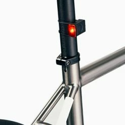 Lampe Vélo LED Arrière Block Bookman 18 Lumens -Garde-Boue Vélo Soldes lampe velo led arriere block bookman 18 lumens full 4