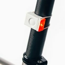 Lampe Vélo LED Arrière Block Bookman 18 Lumens -Garde-Boue Vélo Soldes lampe velo led arriere block bookman 18 lumens full 5