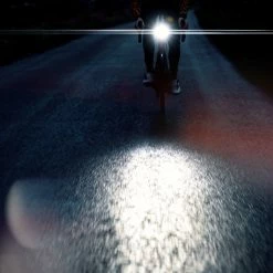 Phare De Vélo Avant USB 400 Lumens Meteor Moon 13 Phare De Vélo Avant USB 400 Lumens Meteor Moon -Garde-Boue Vélo Soldes phare velo avant 400 lumens moon meteor